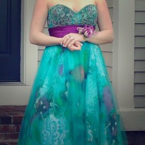 Prom dress - like new!